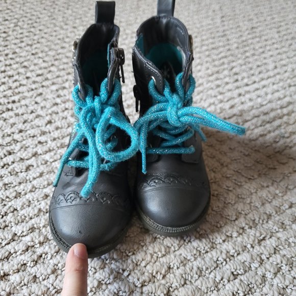 Frozen Princess Baby Boots Size 6 - Picture 4 of 7